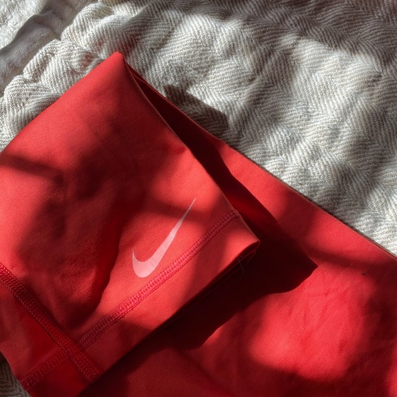 NIKE PRO capris - Picture 2 of 5